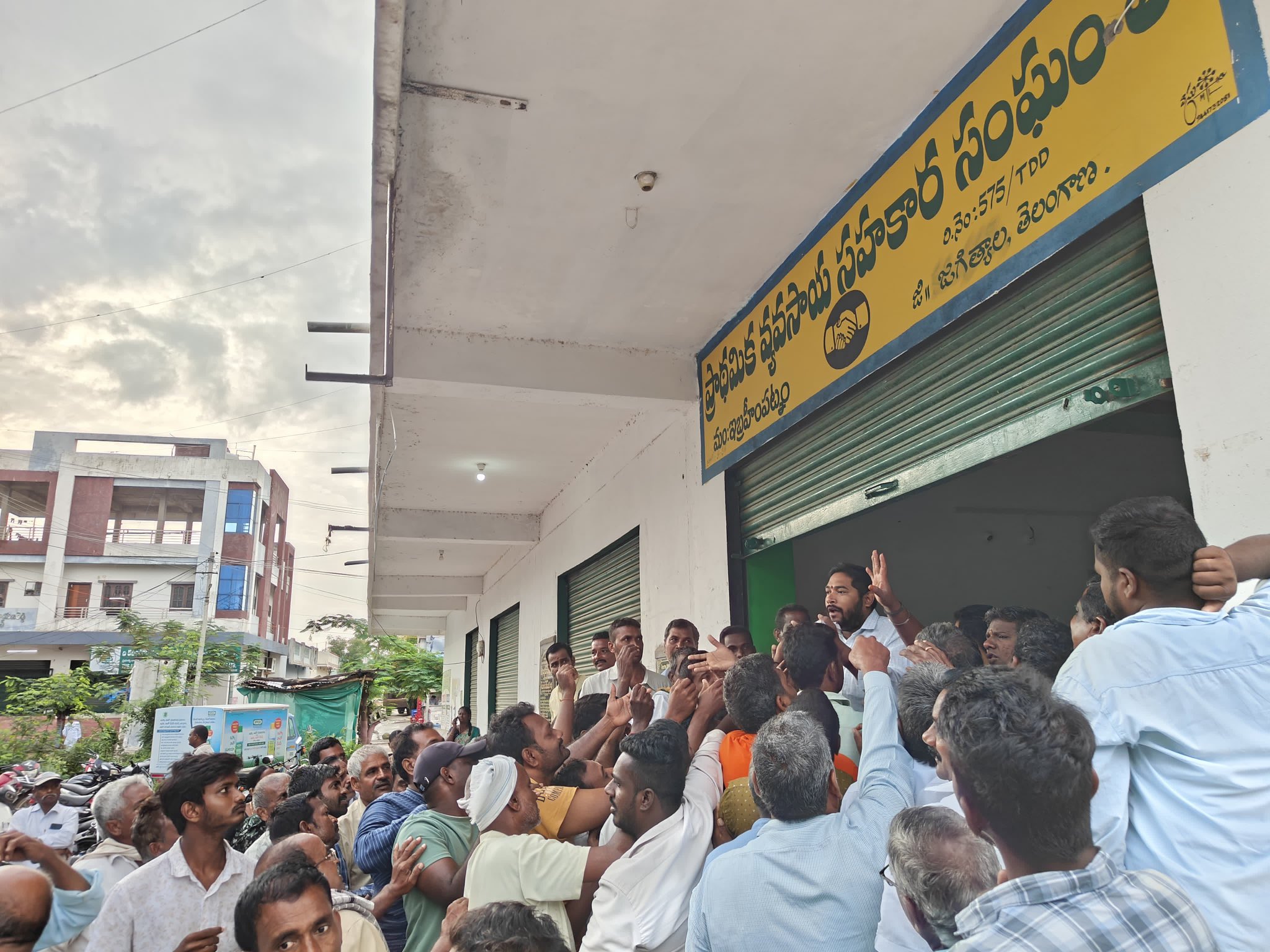 Telangana Formers issue ktr